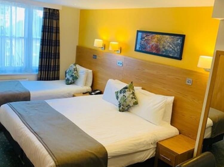 חדר סטנדרט לשלושה, Regency Hotel Parkside