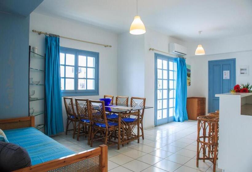 סוויטת ג'וניור, Almare Beach