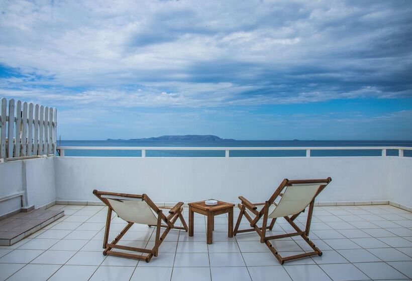 סוויטת ג'וניור, Almare Beach