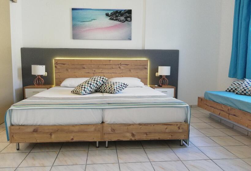 חדר סופריור לשלושה עם נוף לגינה, Almare Beach