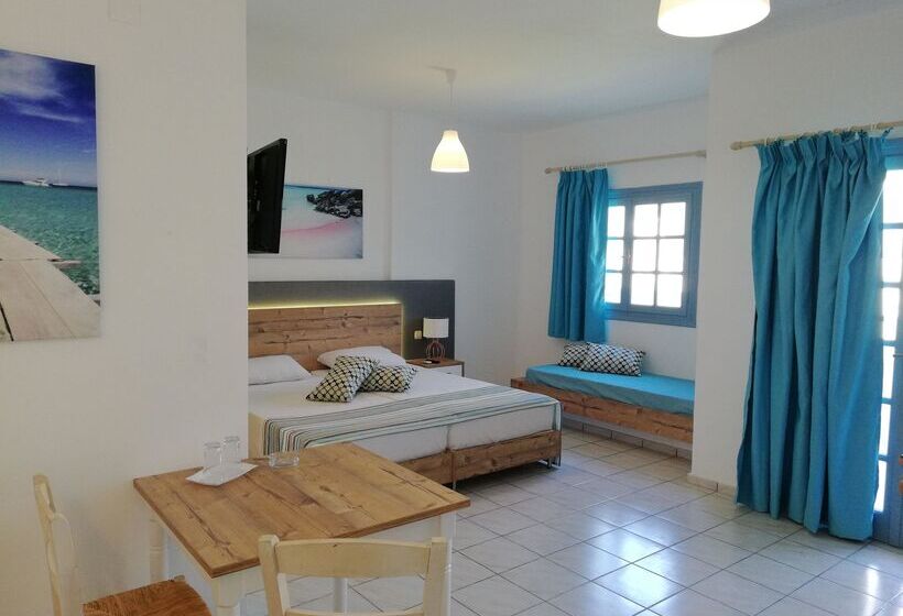 חדר סופריור לשלושה עם נוף לגינה, Almare Beach