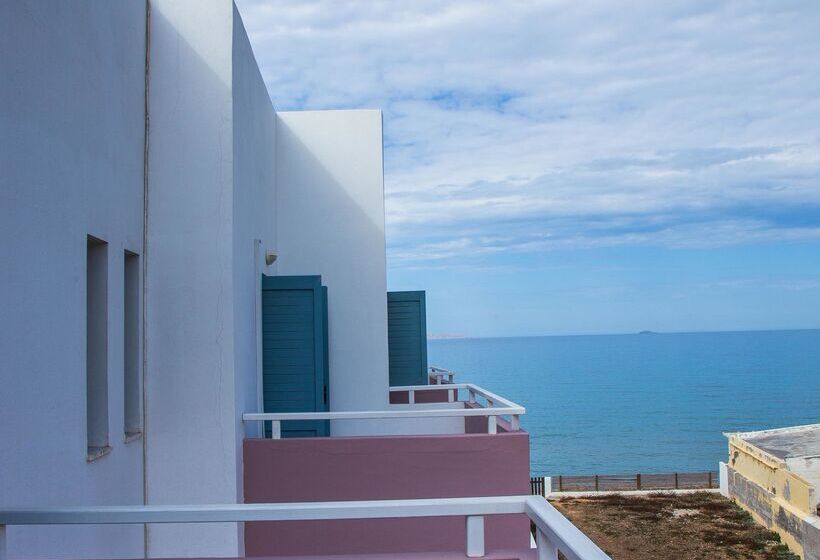 חדר סופריור צדדי נוף לים, Almare Beach