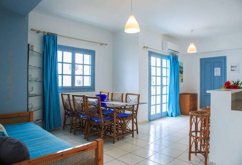 סוויטת ג'וניור, Almare Beach