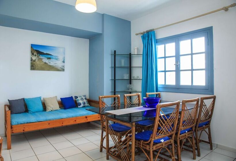 סוויטת ג'וניור, Almare Beach