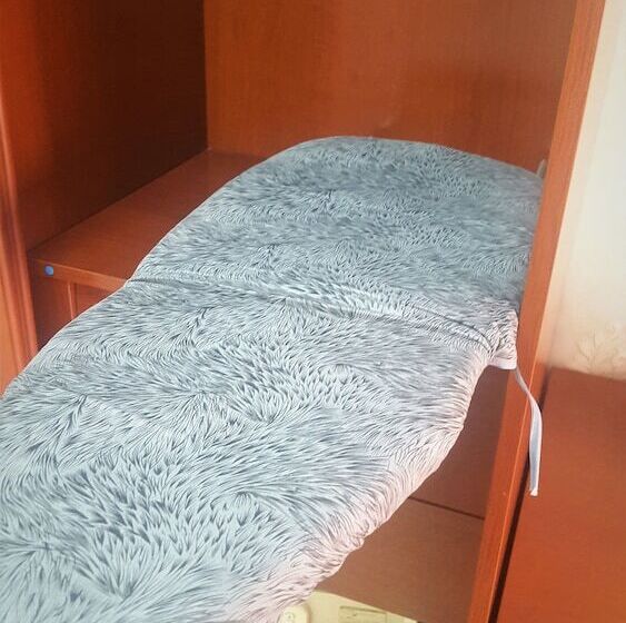 اتاق لوکس با چشم‌انداز دریاچه, Coventina Lake Suites