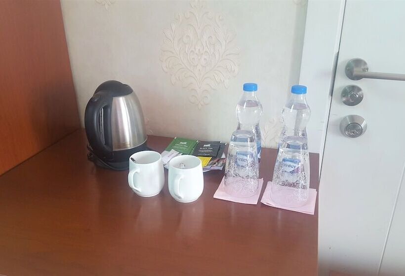 اتاق لوکس با چشم‌انداز دریاچه, Coventina Lake Suites