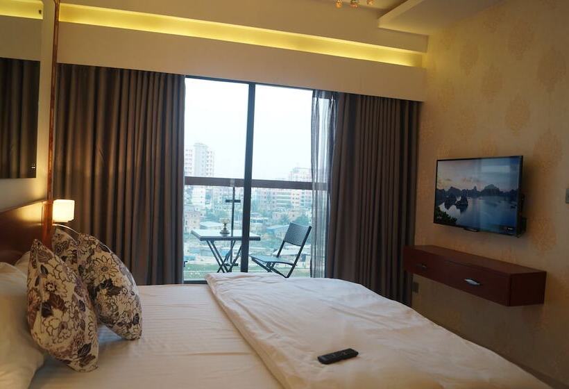 اتاق لوکس با چشم‌انداز دریاچه, Coventina Lake Suites