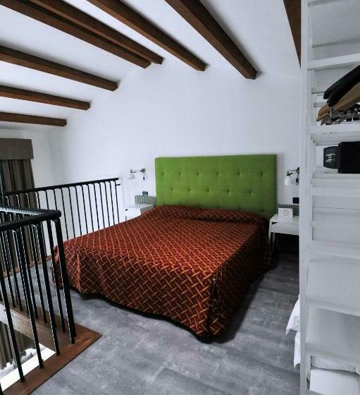 سوییت با چشم‌انداز دریا, Marzia Holiday Queen