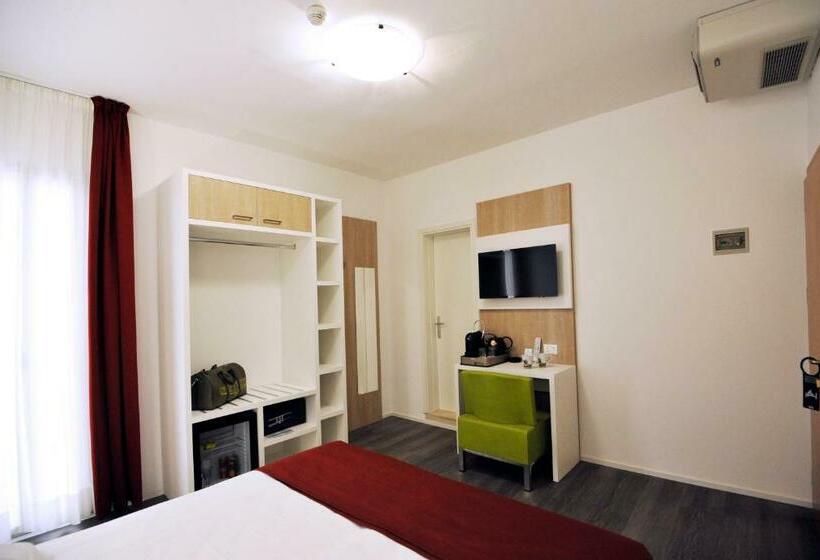 اتاق استاندارد با بالکن, Marzia Holiday Queen