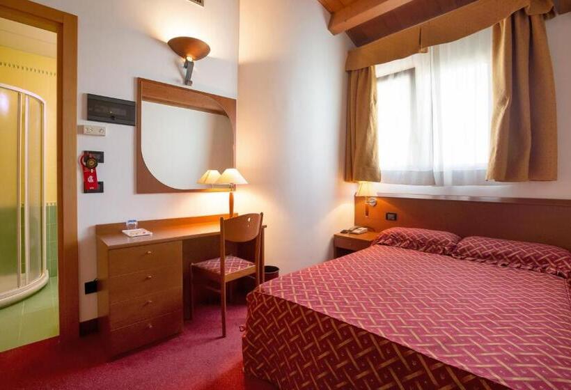 اتاق استاندارد یک نفره, Marzia Holiday Queen