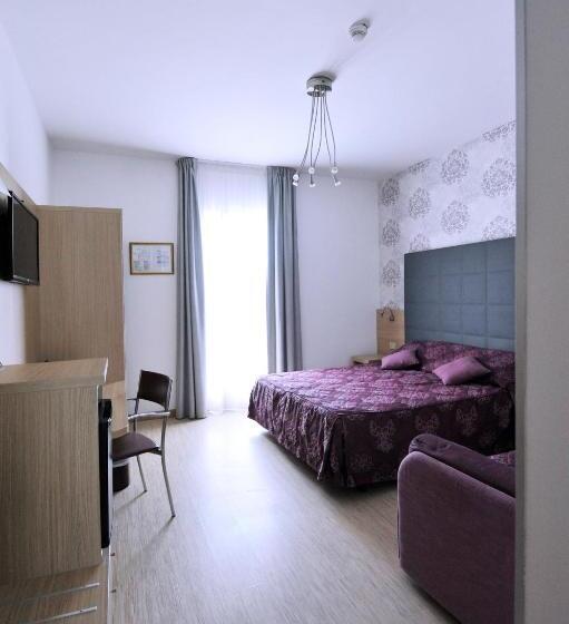 اتاق سه نفره سوپریور با چشم‌انداز دریا, Marzia Holiday Queen