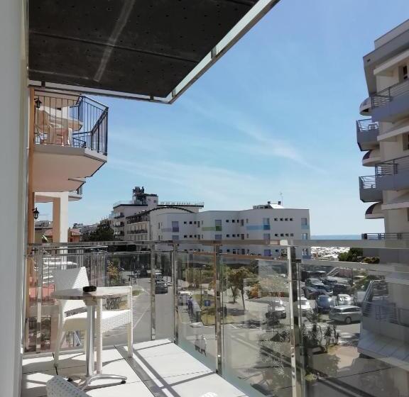 اتاق سه نفره سوپریور با چشم‌انداز دریا, Marzia Holiday Queen