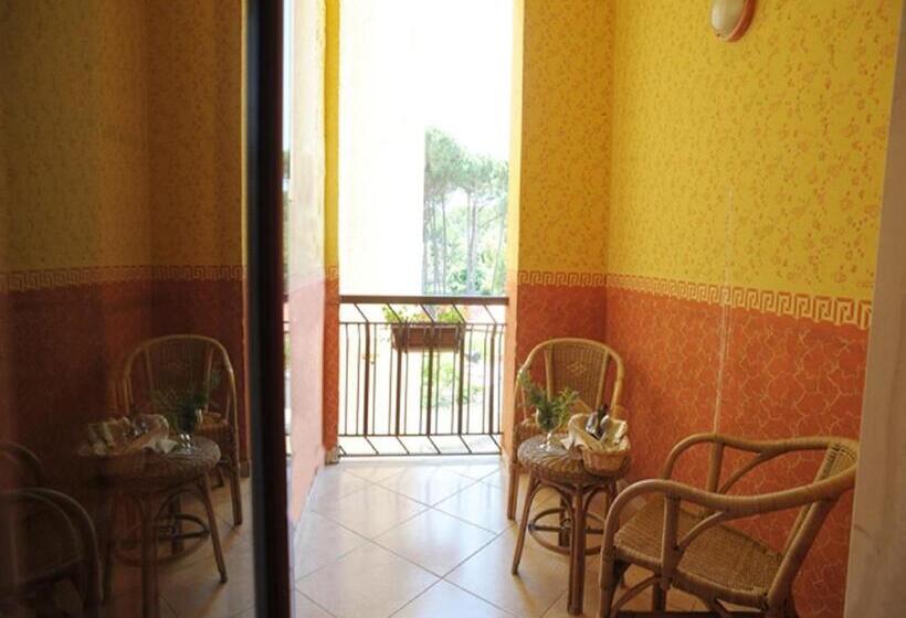 חדר סטנדרט יחיד, Poseidonia Mare