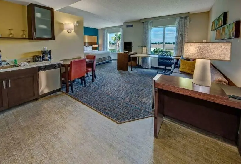 キングサイドベッドのスタンダードワンルーム, Residence Inn Fort Lauderdale Pompano Beach Central