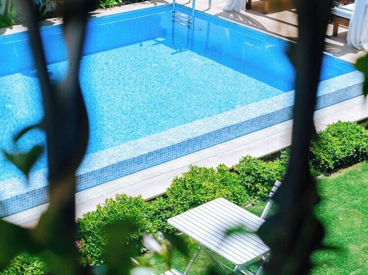 اتاق سوپریور سه تخته, Alanarin Konak Alacati