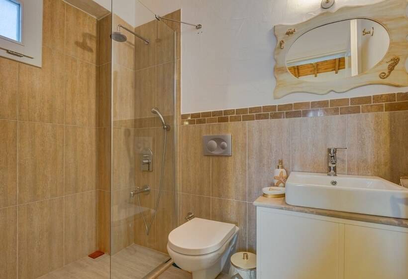 اتاق سوپریور سه تخته, Alanarin Konak Alacati