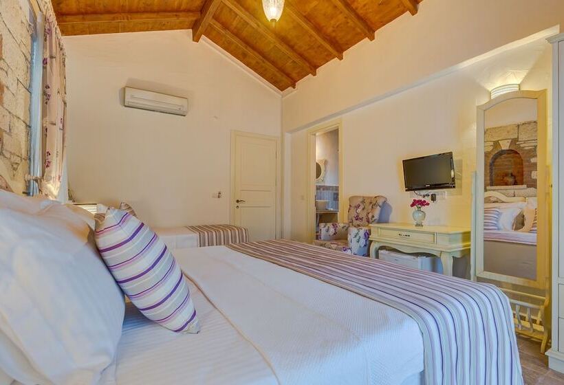 اتاق سوپریور سه تخته, Alanarin Konak Alacati