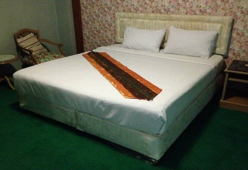 Номер Стандарт, Chao Phya Grand