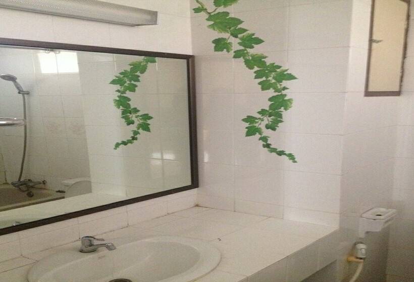 Номер Стандарт, Chao Phya Grand