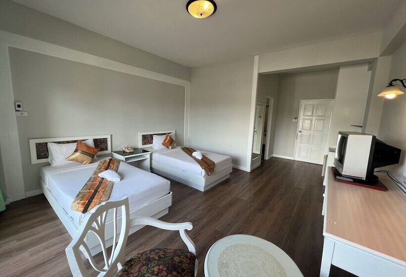 Номер Стандарт, Chao Phya Grand