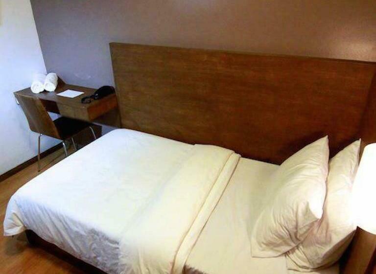 غرفة قياسية فردية, Durban