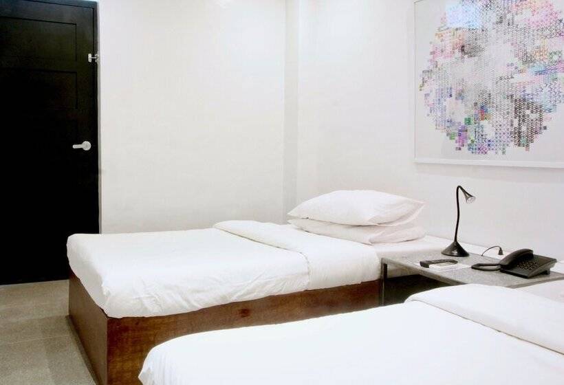 غرفة قياسية ثلاثية, Durban