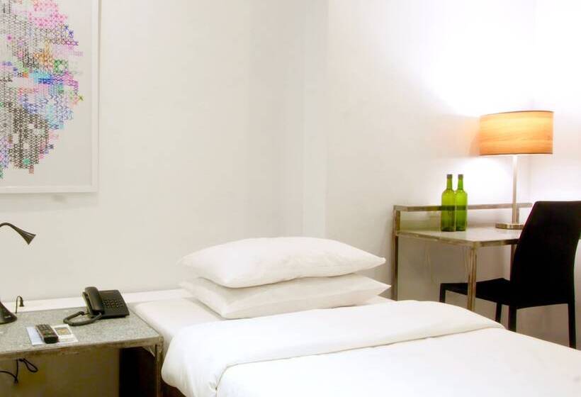 غرفة قياسية ثلاثية, Durban