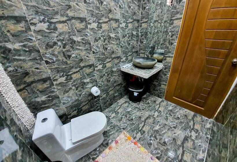 غرفة قياسية رباعية مطلة على البحر, Kaiyana Boracay Beach Resort