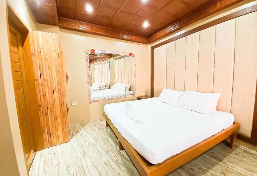 غرفة قياسية رباعية مطلة على البحر, Kaiyana Boracay Beach Resort