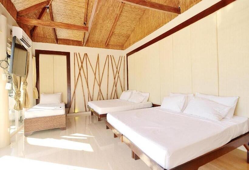 غرفة عائلية مطلّة علي البحر, Kaiyana Boracay Beach Resort