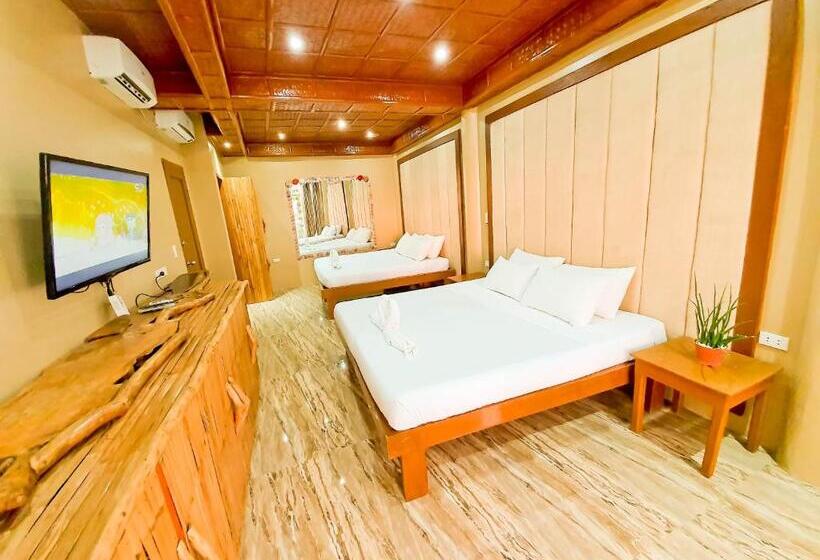 غرفة قياسية رباعية مطلة على البحر, Kaiyana Boracay Beach Resort