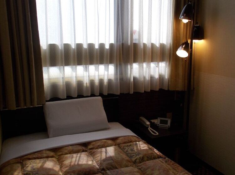 חדר סטנדרט יחיד, Matsuyama Hills