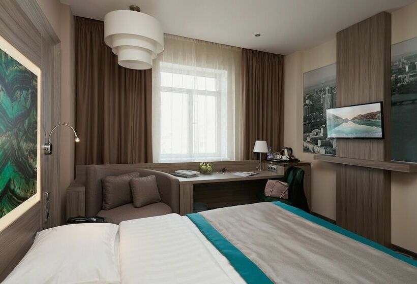 스탠다드 룸, Tenet