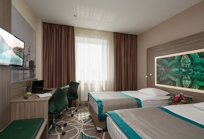 스탠다드 룸, Tenet