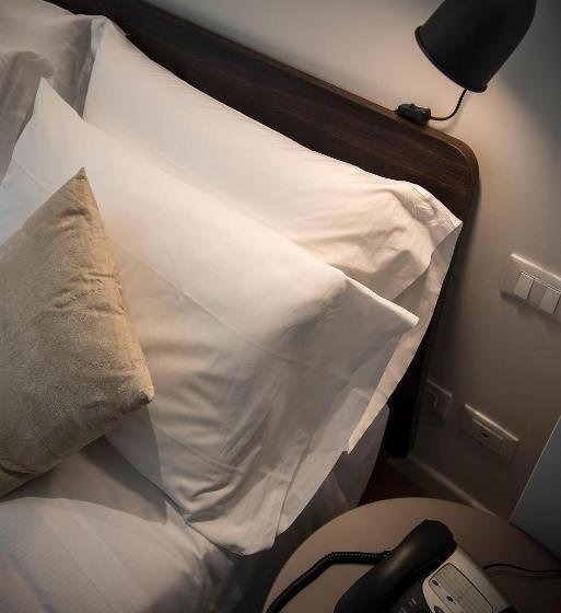 اتاق استاندارد چهار تخته, 7florence