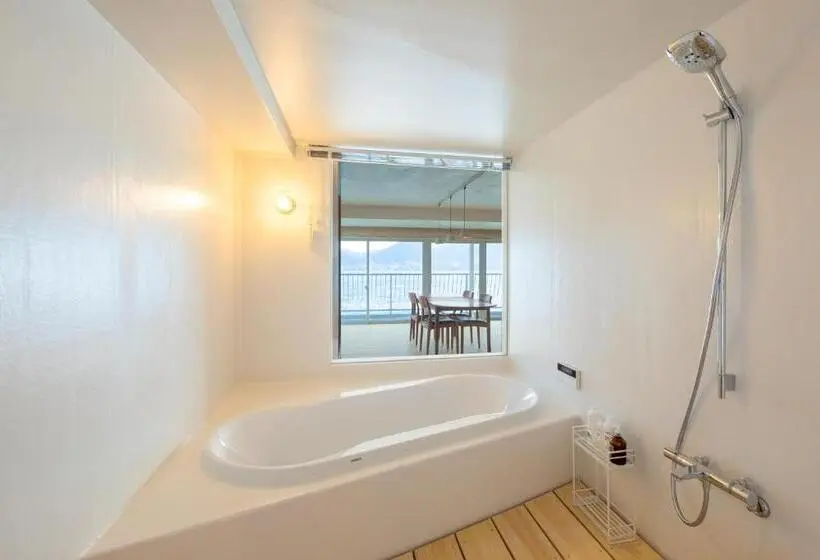 Deluxe-huone Merinäkymä, Uzuhouse Hostel