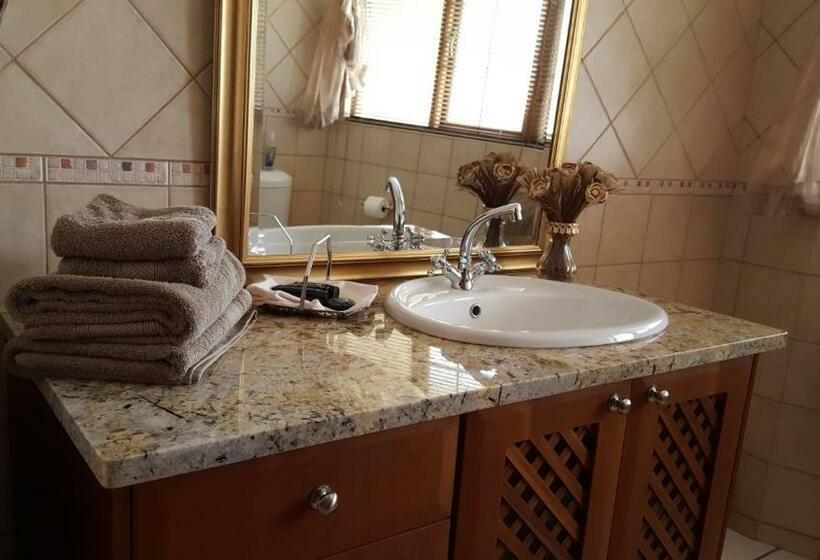 Номер Стандарт, Mt Horeb Manor