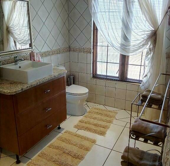 スタンダードルーム, Mt Horeb Manor