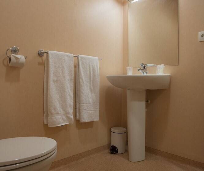 غرفة قياسية, Ethic Etapes Cis De Besançon