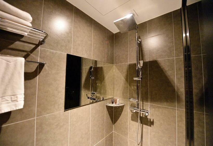 패밀리 룸, Golden Business