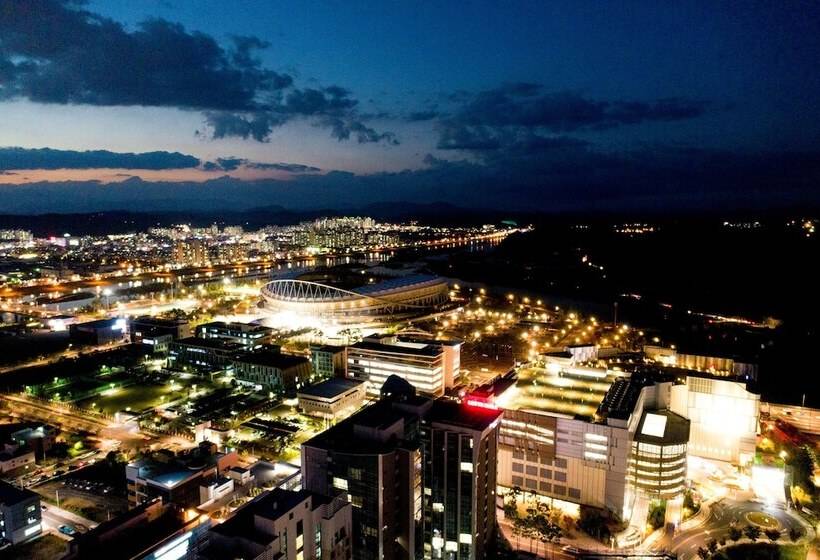 디럭스 룸, Golden Business