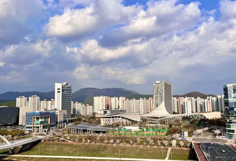 디럭스 룸, Golden Business