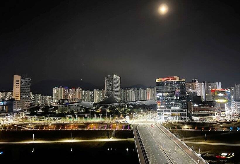 디럭스 룸, Golden Business