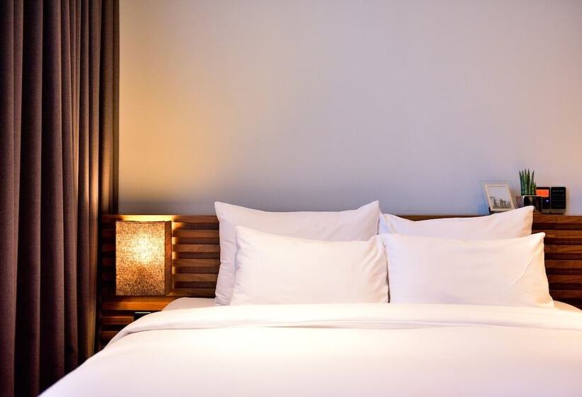 디럭스 룸, Golden Business