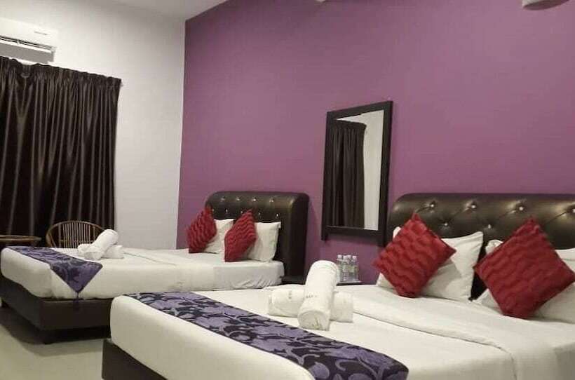 חדר משפחתי, Max Ferringhi