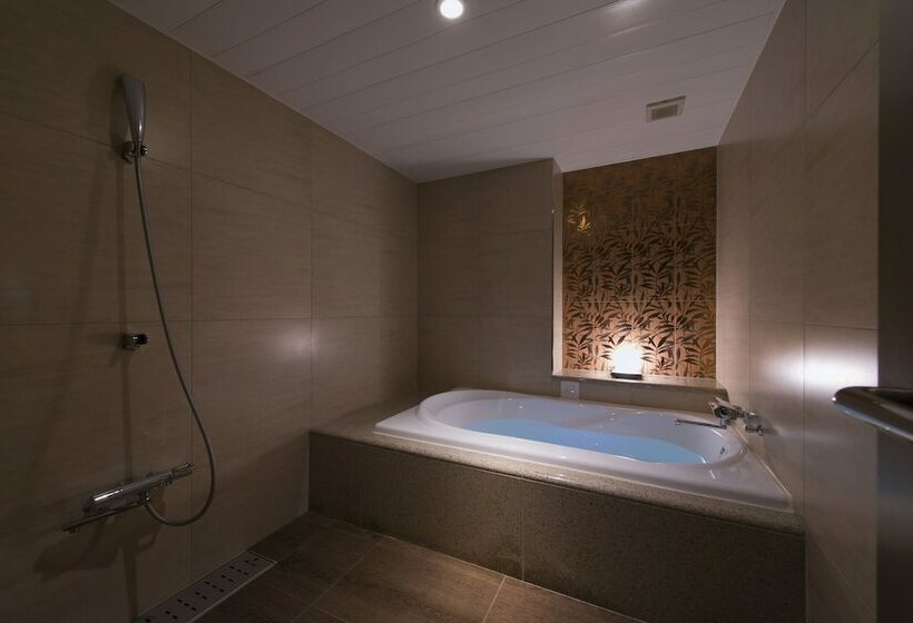 スタンダードルーム, Myth L