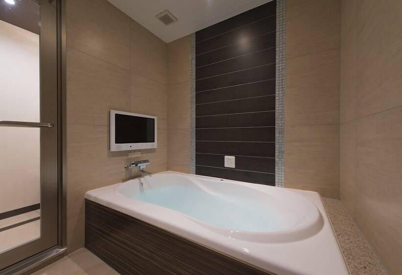 スーペリアールーム, Myth L