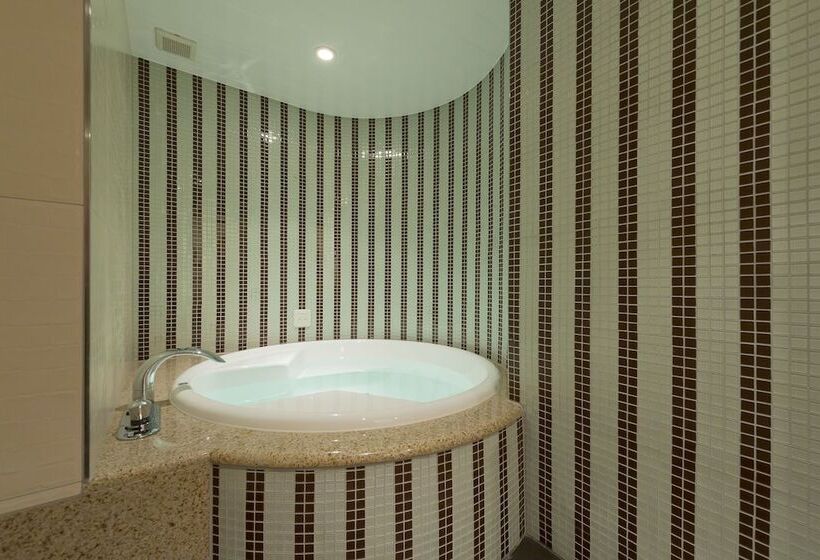 スーペリアールーム, Myth L