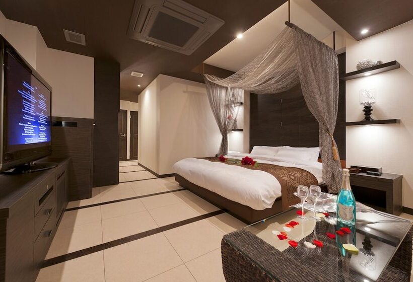 수피리어 룸, Myth L