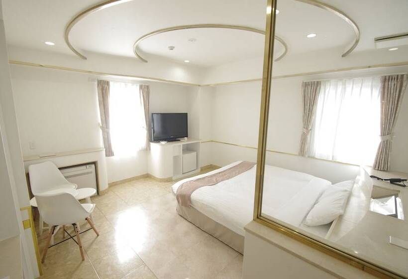 חדר דחוקס עם מיטת קינג, Imalle Yokohama Isezakicho